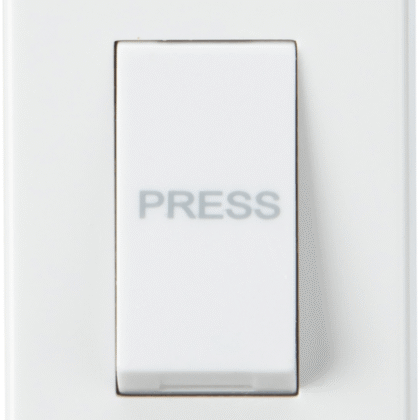 10AX Single 1 Gang 2 Way Retractive Architrave Light Switch PRESS White