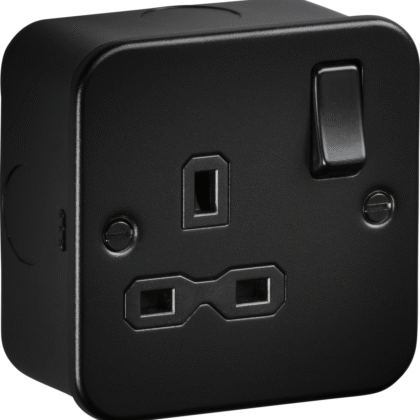 Black Metal Clad 13 Amp Single 1 Gang Switched Wall Plug Socket Heavy Duty