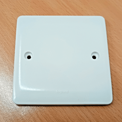 Single 1 Gang Curved Edge Blank Plate Legrand Synergy 7300 95