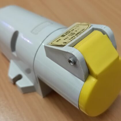 110V 16A 3 Pin 2P+E Industrial Site Construction Angled Surface Connector Socket